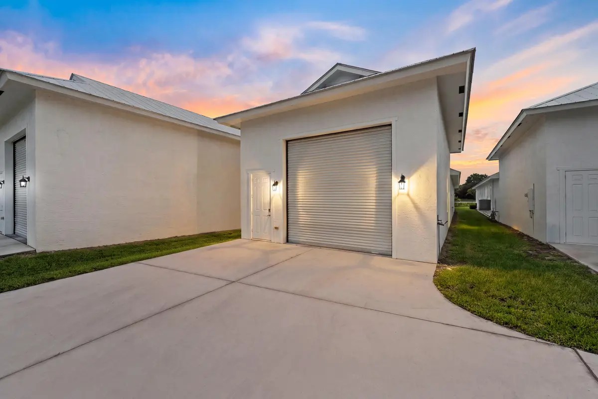 2_200 at 4984 SE Railway Avenue, Stuart
