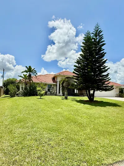 2810 SE Tate Avenue, Port St. Lucie – sold