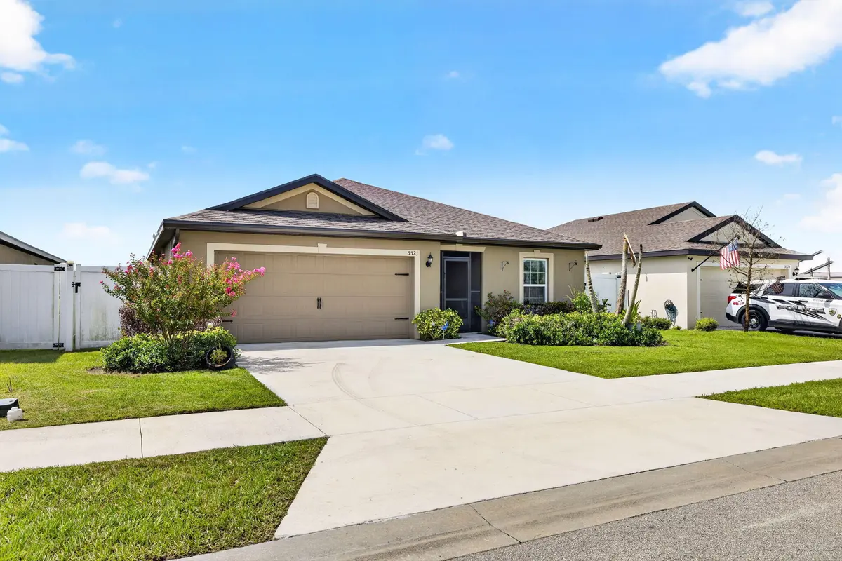 3-web-or-mls-41-print-3A5A4957 at 5521 Fantasy Drive, Fort Pierce