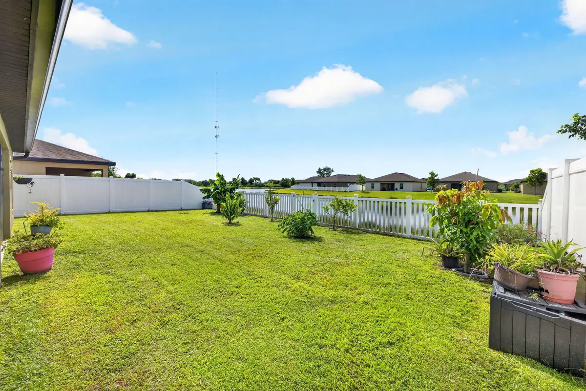 35-web-or-mls-25-print-3A5A4871 at 5521 Fantasy Drive, Fort Pierce