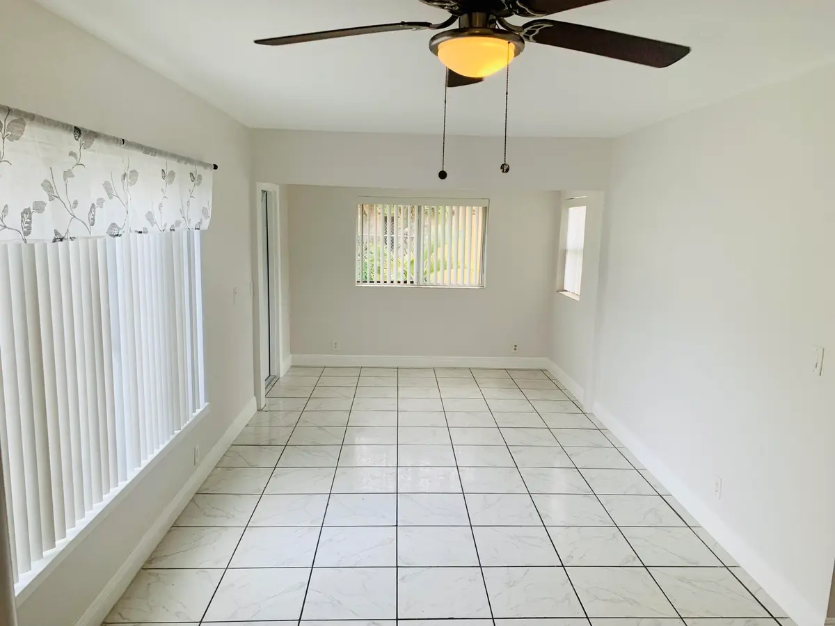 Living:dining area at 417 NE 2nd Street, Boynton Beach