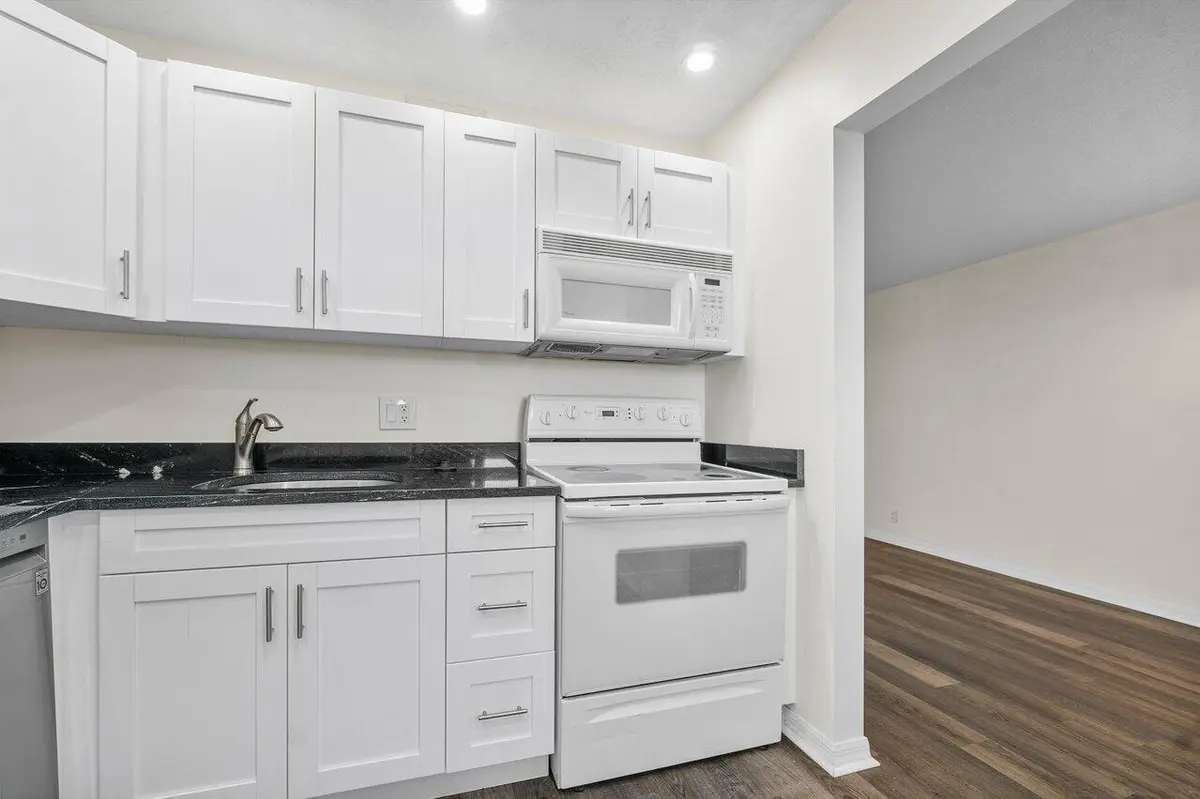 009-2615Northeast1stCourt-407-BoyntonBea at 2615 NE 1ST Court 407, Boynton Beach