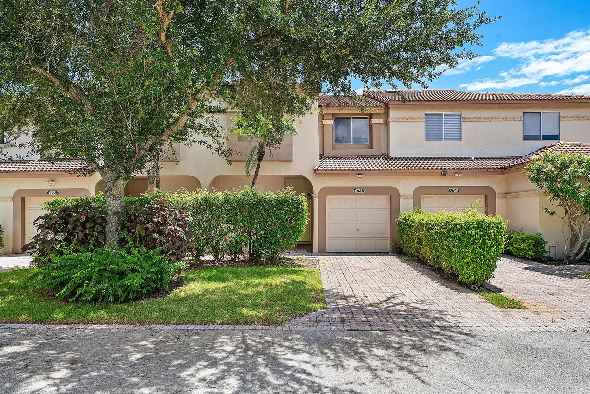 Front view at 6757 Via Regina, Boca Raton