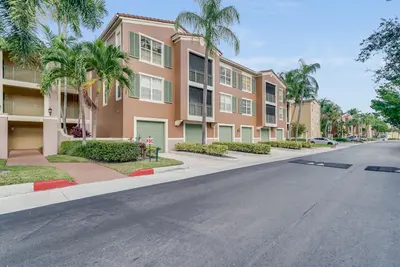 11780 St Andrews  Place 205, Wellington – Condominium for rent