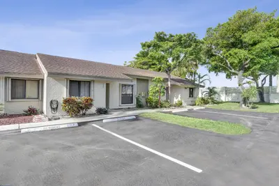 3066 S Oakland Forest Drive 902, Oakland Park – sold