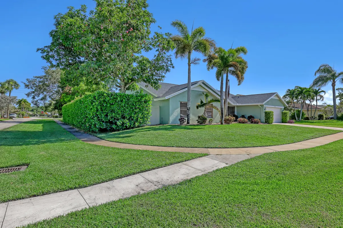 Exterior at 13785 Exotica Lane, Wellington