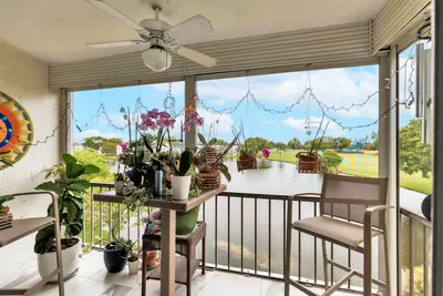 9500 N Hollybrook Lake Drive 301, Pembroke Pines – Condominium for sale