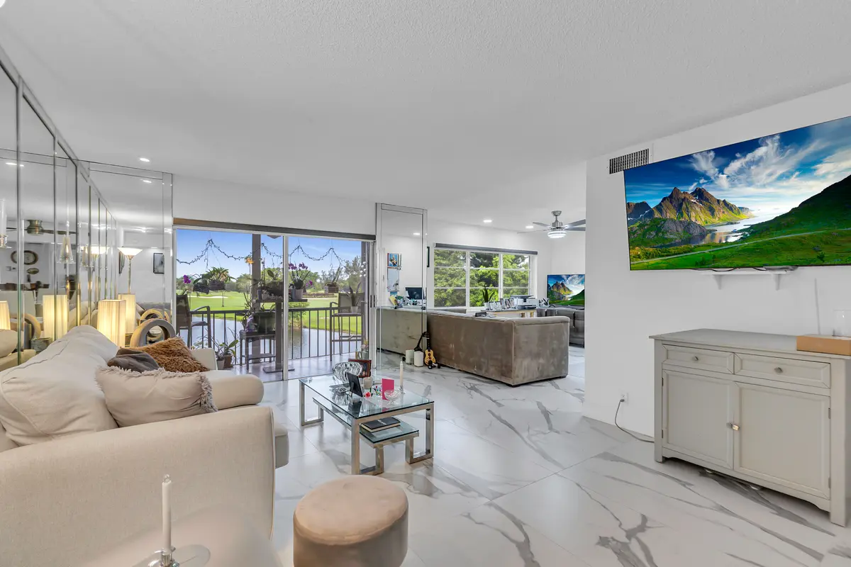 INT-7 at 9500 N Hollybrook Lake Drive 301, Pembroke Pines