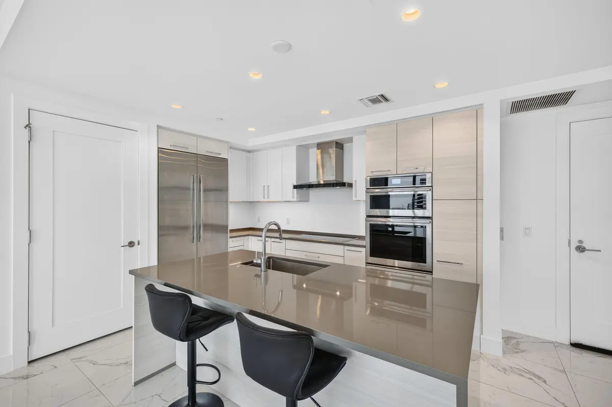 13-web-or-mls-699A7830 at 100 E Las Olas Boulevard 1902, Fort Lauderdale