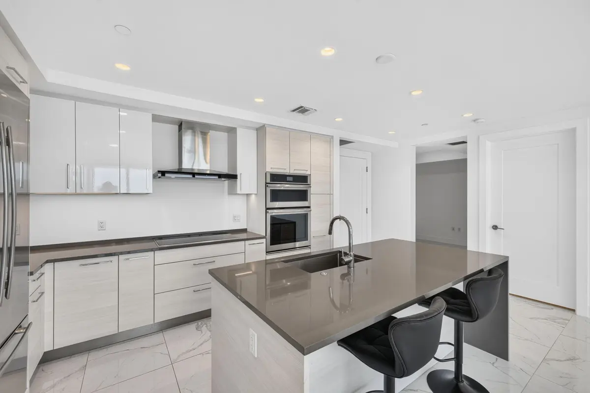 14-web-or-mls-699A7835 at 100 E Las Olas Boulevard 1902, Fort Lauderdale