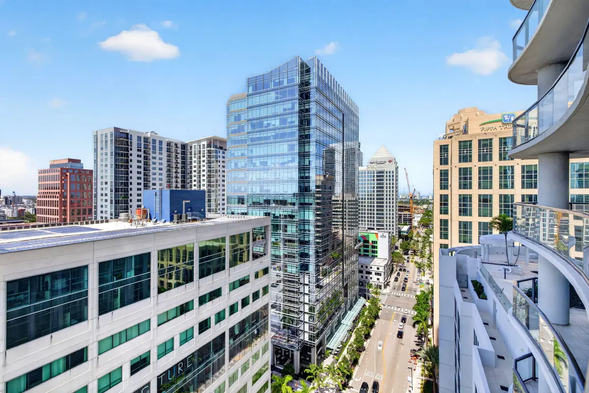 33-web-or-mls-699A7975 at 100 E Las Olas Boulevard 1902, Fort Lauderdale
