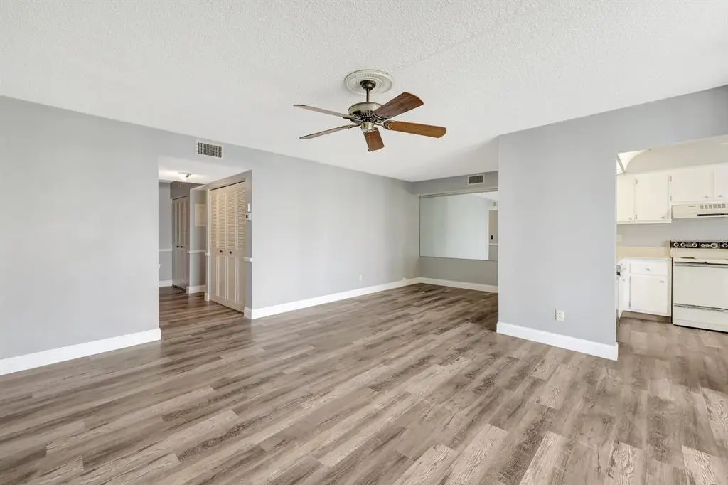 LR-DR-Kitch at 1950 SW Palm City Road 5-104, Stuart