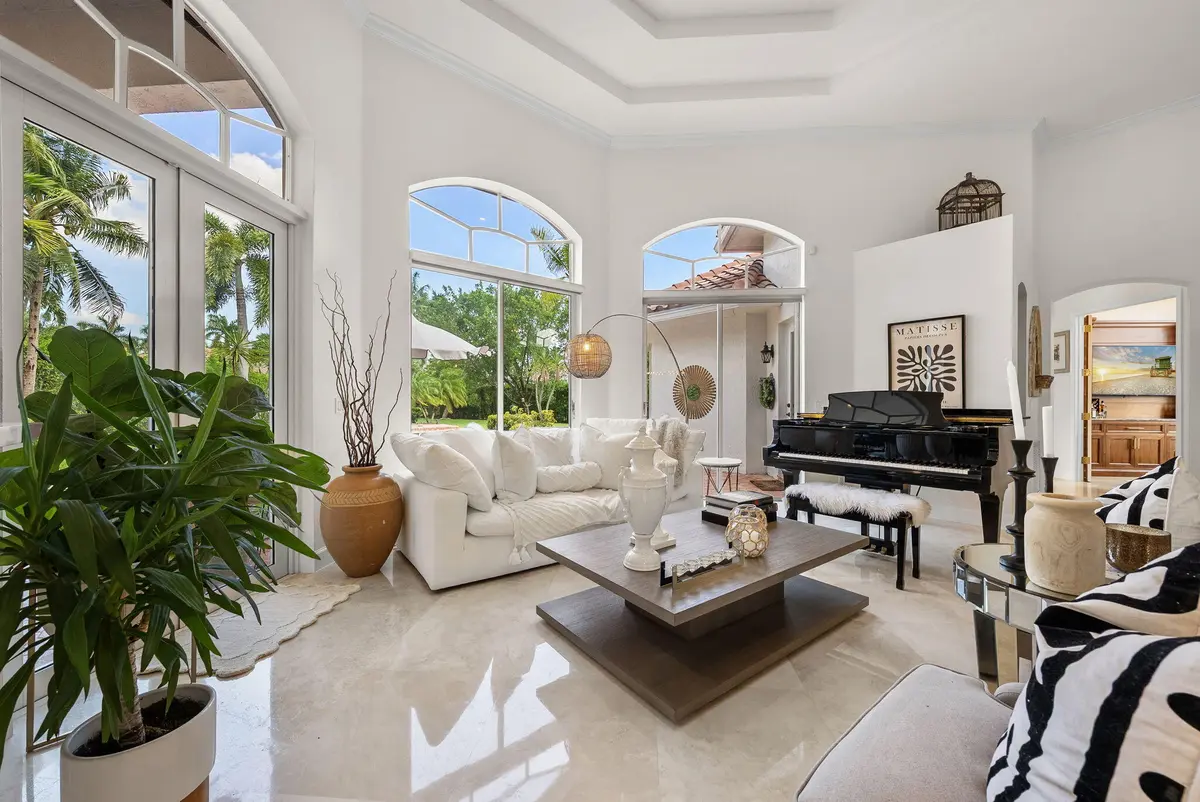 _3 at 2480 Poinciana Lane, Weston