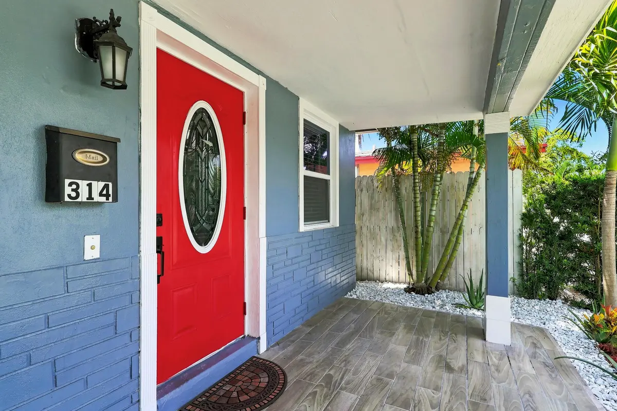 Entrance at 314 S F Street, Lake Worth Beach