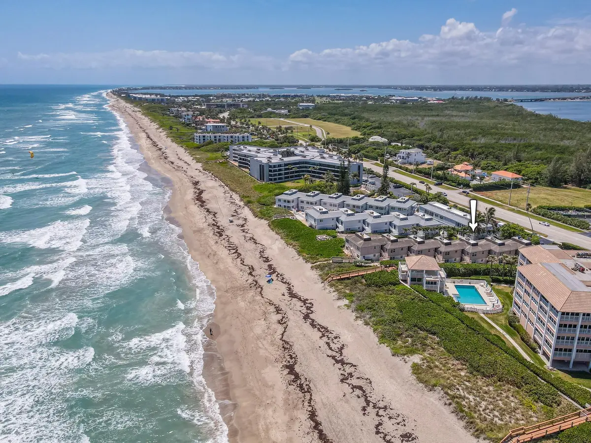IMG-27 at 1501 NE Ocean Boulevard 8, Stuart