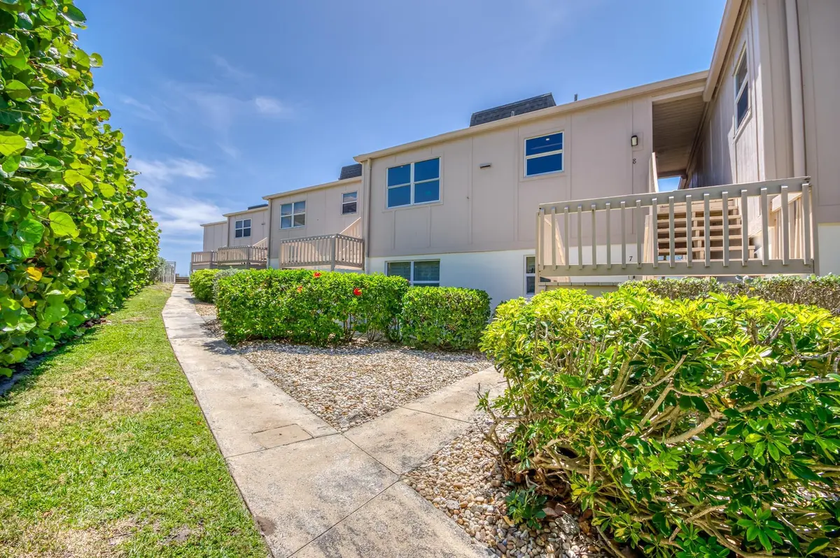 IMG-1 at 1501 NE Ocean Boulevard 8, Stuart