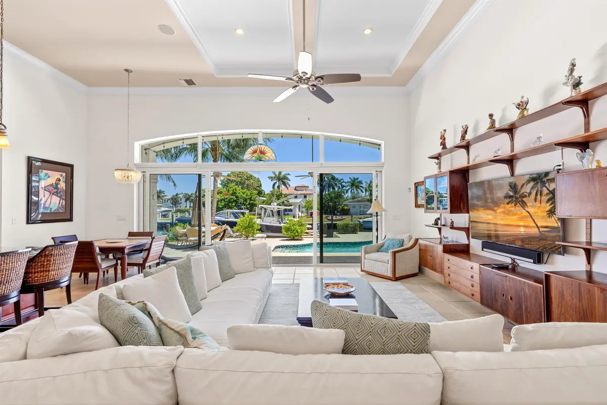 LIVING_ROOM_STRAIGHT at 2760 NE 51st Street, Lighthouse Point