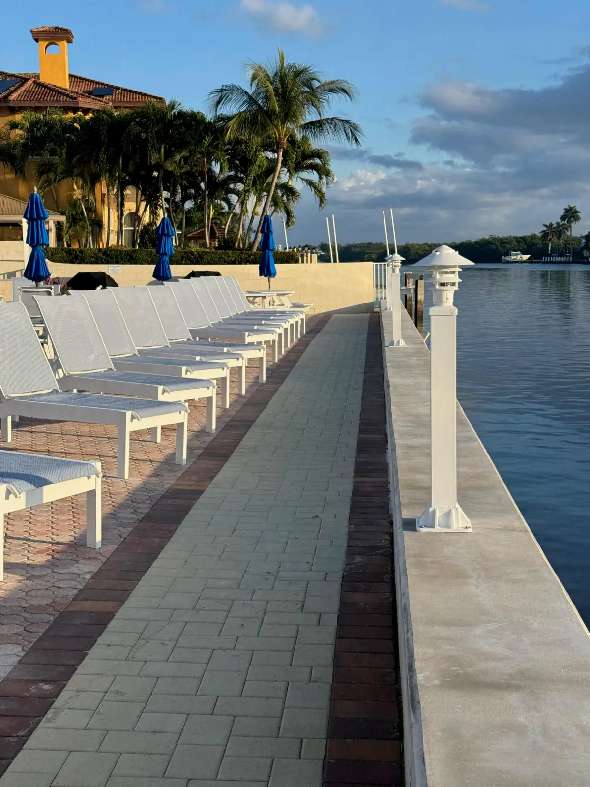Snug beautiful seawall at 640 Snug Harbor Drive F6, Boynton Beach