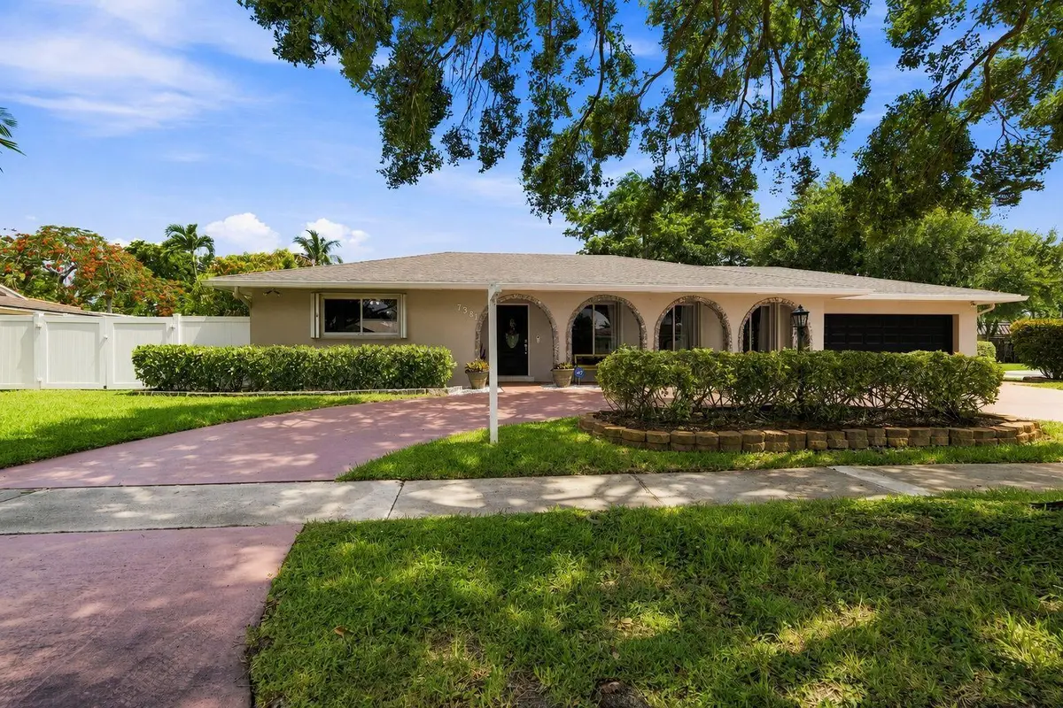 IRpMaUhQ at 7381 SW 9TH Street, Plantation