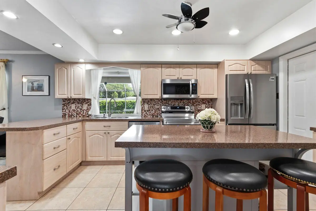 m_WwMBcQ at 7381 SW 9TH Street, Plantation