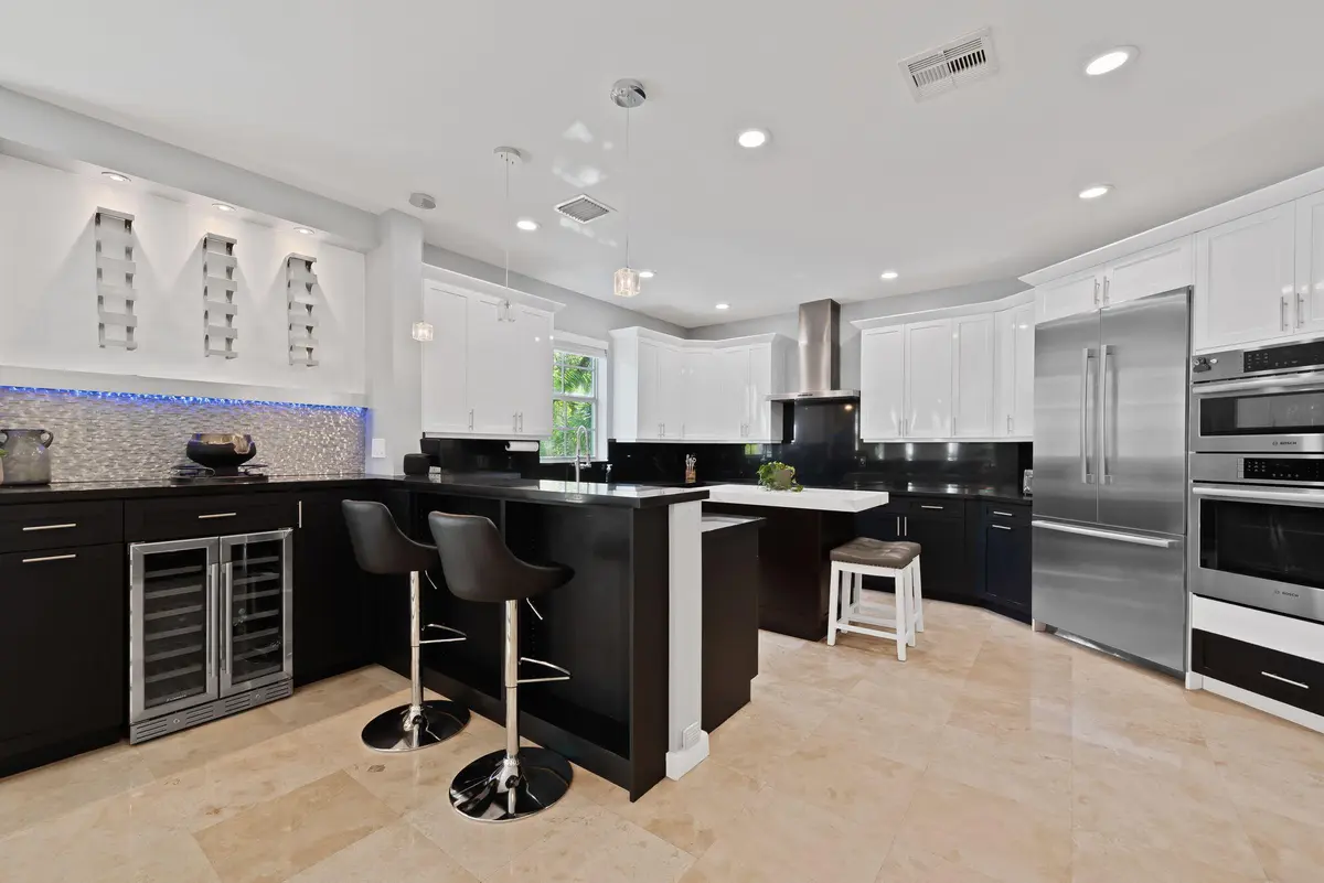 10-web-or-mls-_BWP6915 at 814 SW 10TH Street 814, Fort Lauderdale