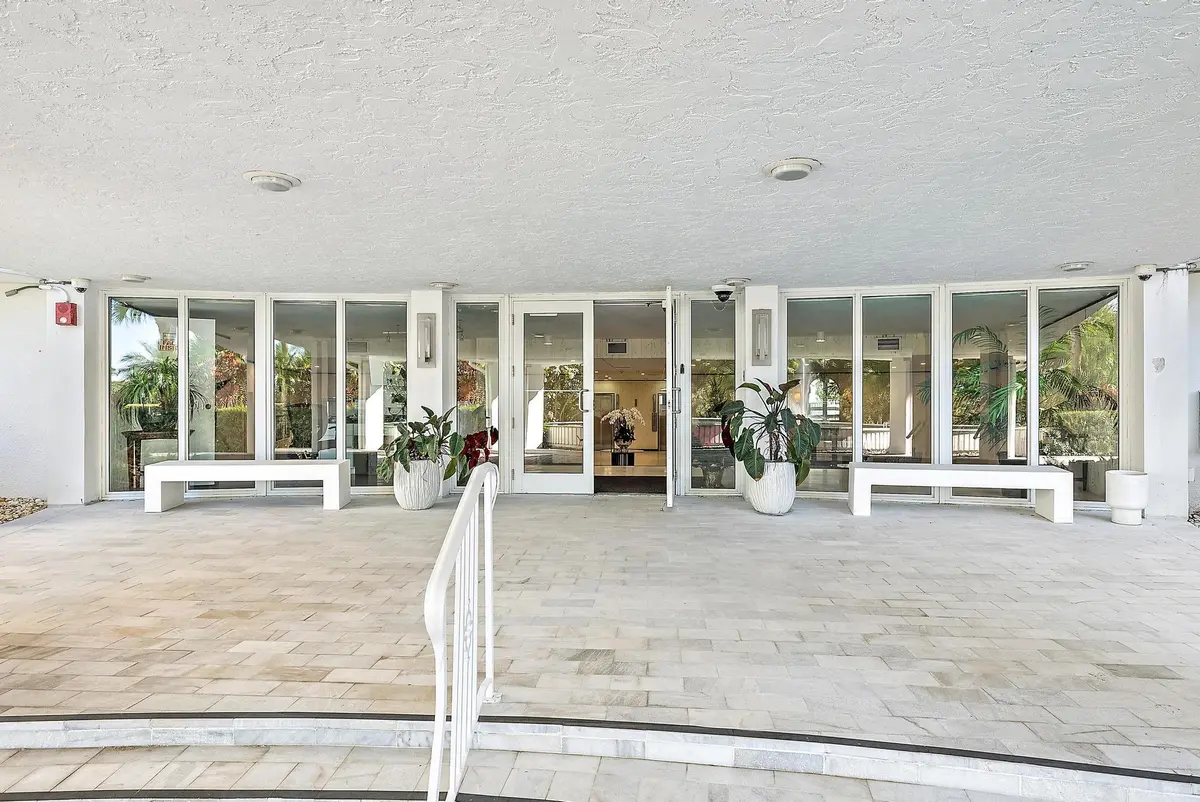 entrance at 2295 S OCEAN Boulevard 418, Palm Beach