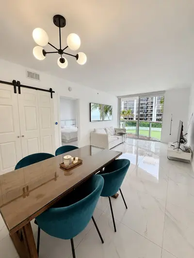 6365 Collins Avenue 811, Miami Beach – sold
