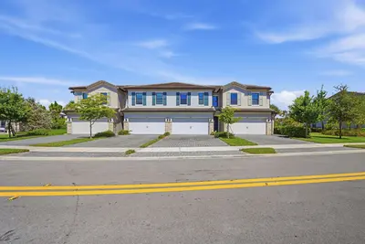 4480 W Appleton Cir W, Oakland Park – Townhouse for sale
