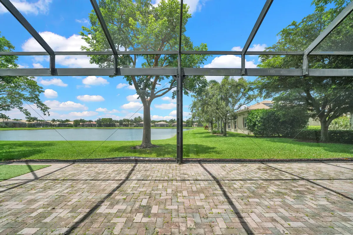 Panoramic screen enclosure at 10469 Whitewind Circle, Boynton Beach
