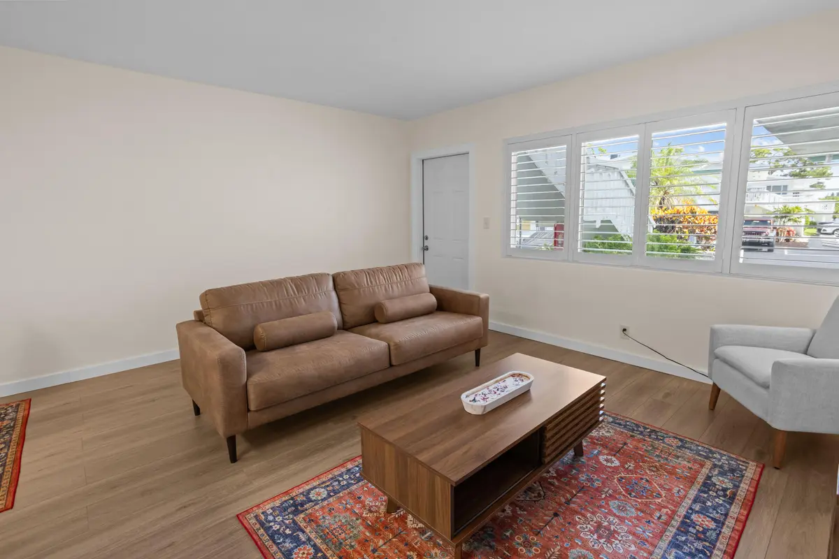 Natural Lighting at 1980 Sunset Avenue 7, Lake Worth Beach