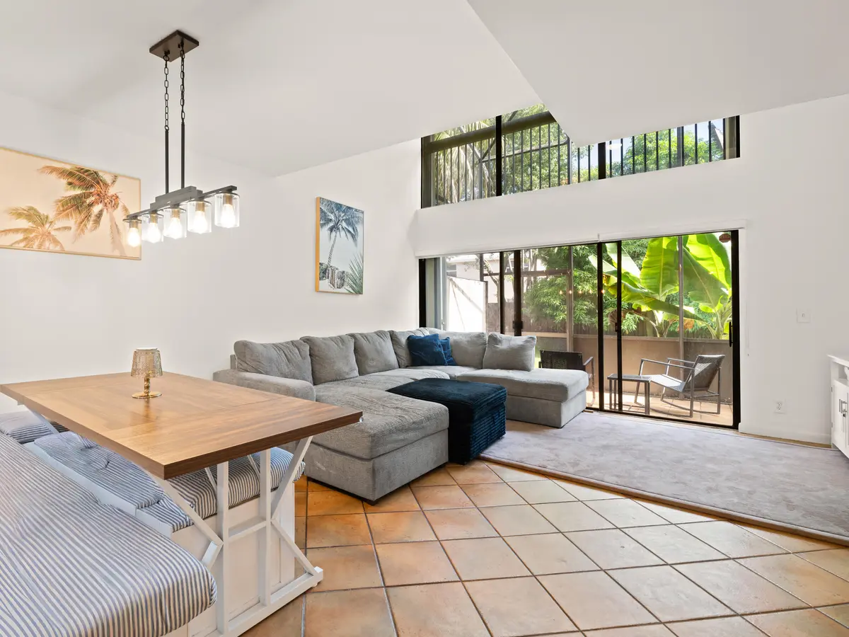 Dining and Living Area at 4206 SW 70TH Terrace 4206, Davie