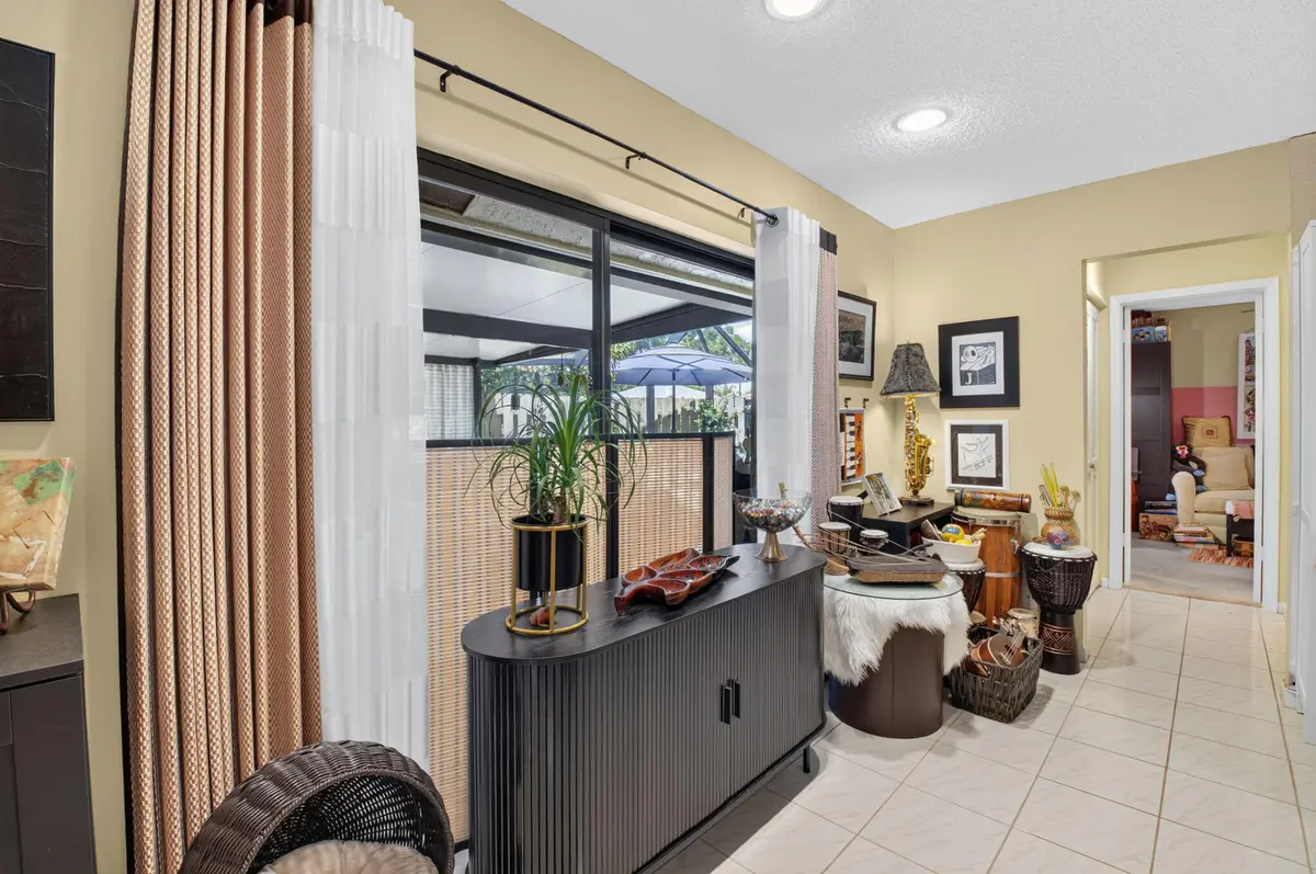 living room at 872 NW 29TH Avenue B, Delray Beach