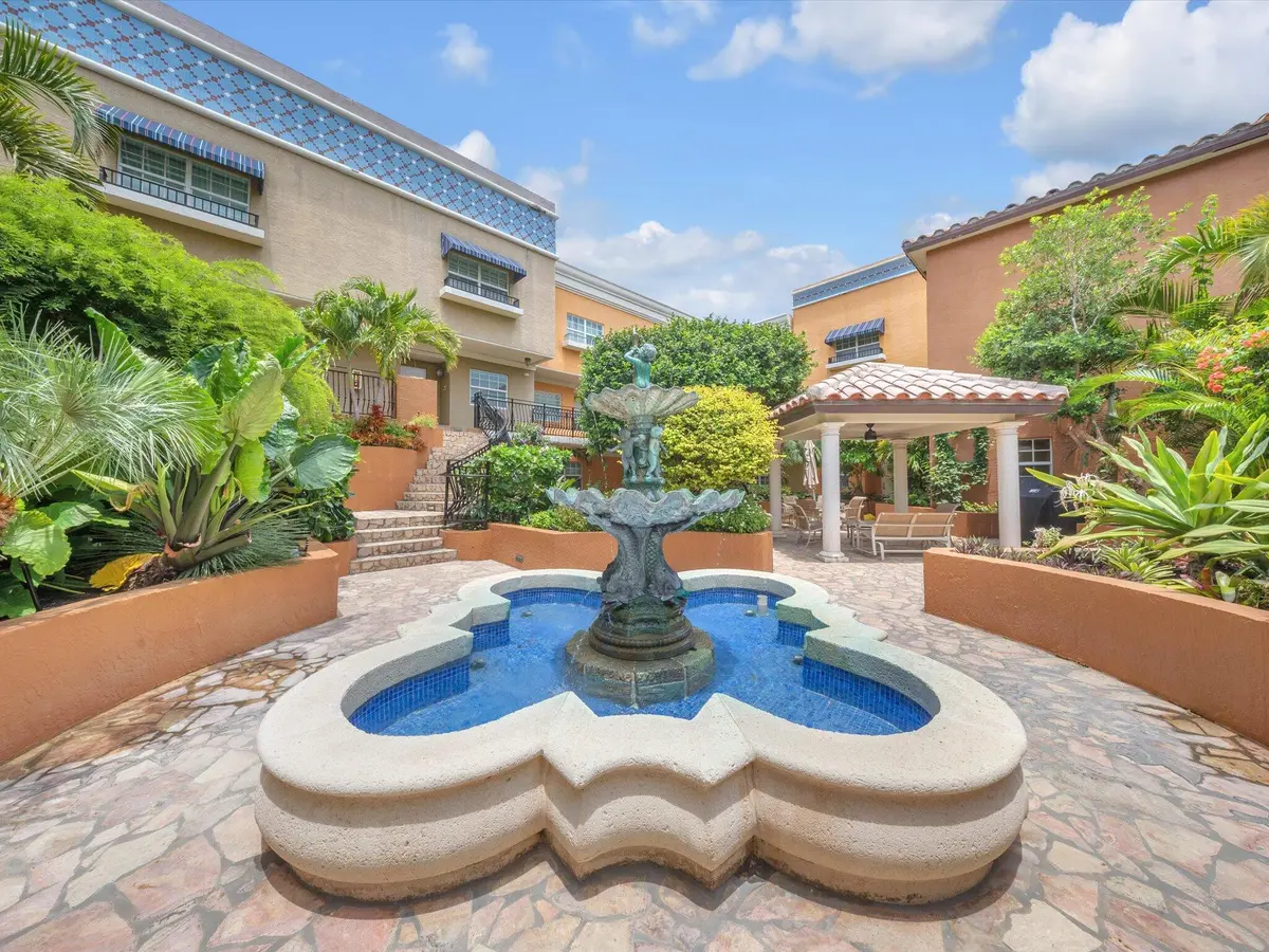 Courtyard at 1111 E Las Olas Boulevard 308, Fort Lauderdale