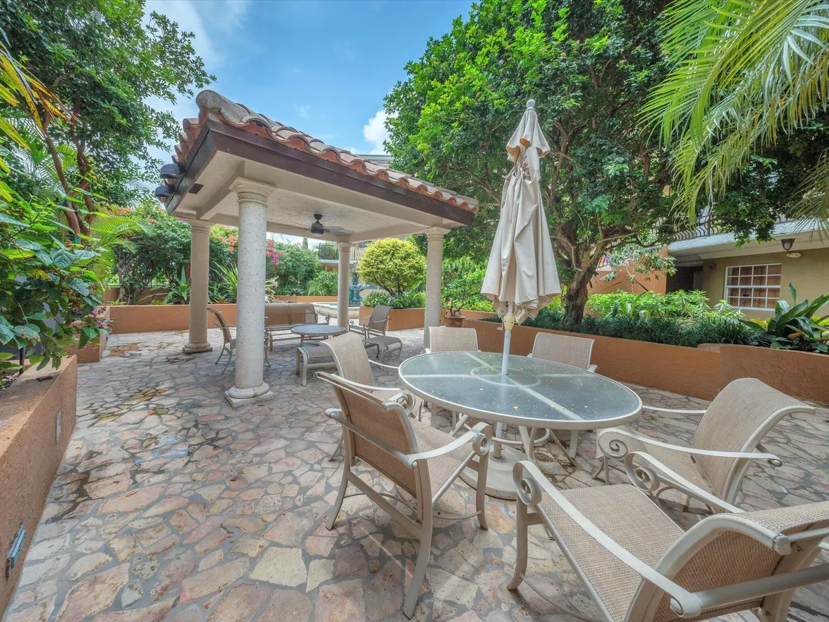 Courtyard at 1111 E Las Olas Boulevard 308, Fort Lauderdale