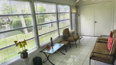 173 Lake Meryl Drive, West Palm Beach – Villa for sale