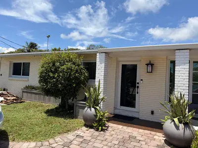 1905 S FLORIDA MANGO Road, West Palm Beach – Single Family Residence for sale