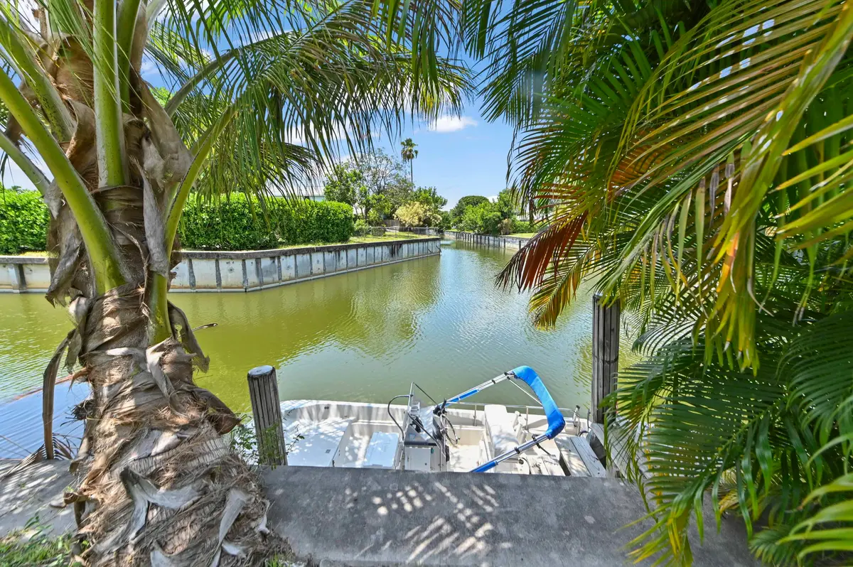 35 Backyard 05 at 1200 NW 18th Avenue, Delray Beach