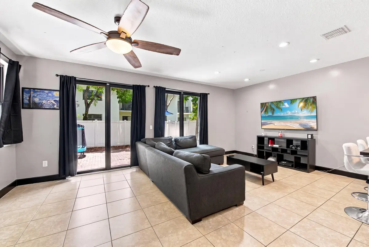 5_photo_reedit_06d72cd9 at 4817 NW 59th Street, Tamarac