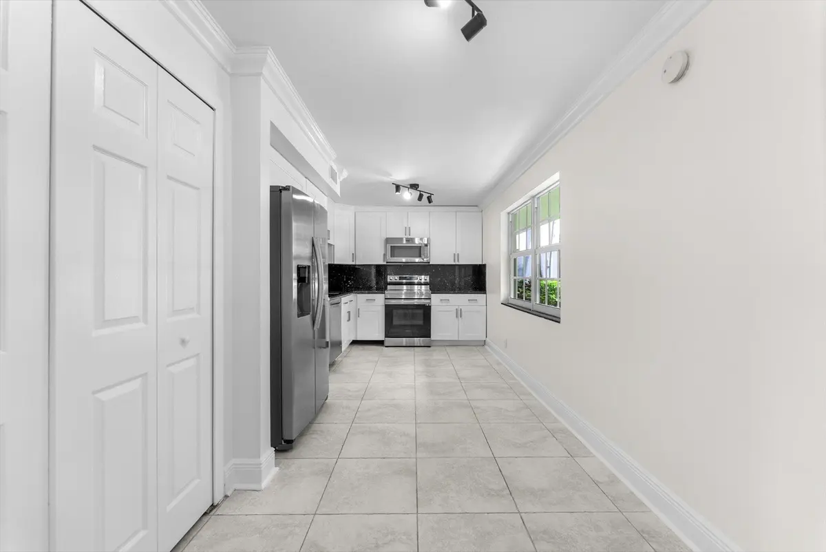 09-9 at 4240 OAKS Terrace 103, Pompano Beach