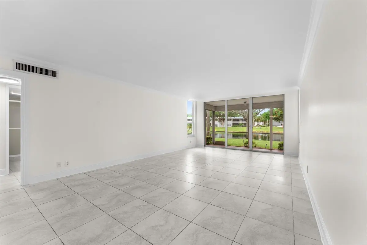 15-15 at 4240 OAKS Terrace 103, Pompano Beach