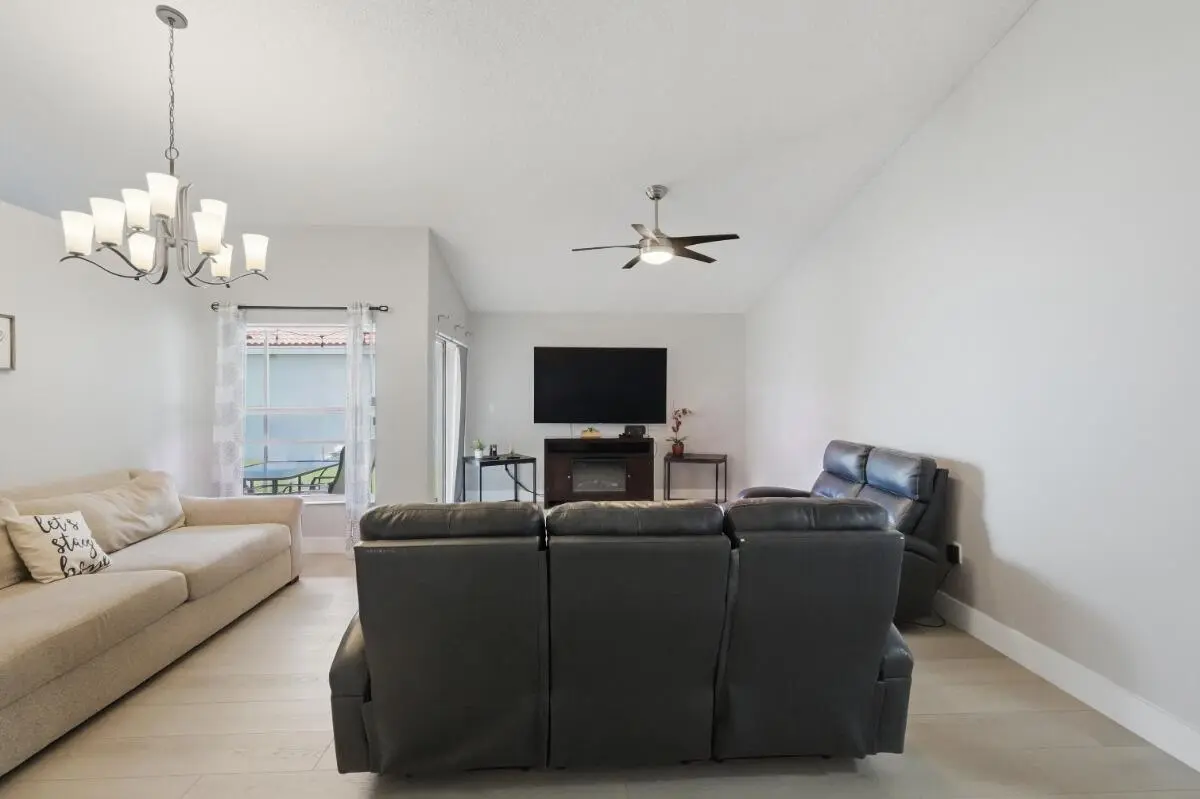 019_46268dc4-9388-476e-8b35-aa8fd350f803 at 12564 NW 10TH Place, Sunrise