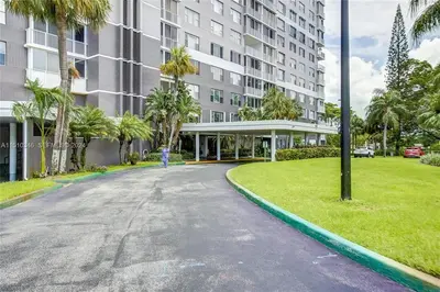 3850 Washington Street 812, Hollywood – Condominium for sale