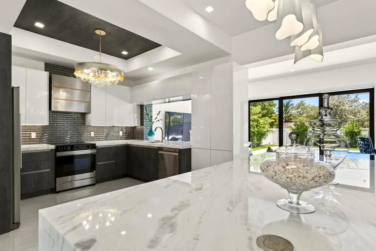 034-019-Kitchen-1499x1000 at 3933 Washington Street, Hollywood
