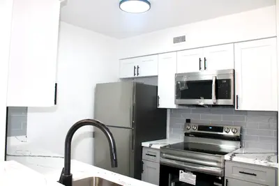 2820 N Oakland Forest Drive 106, Oakland Park – leased
