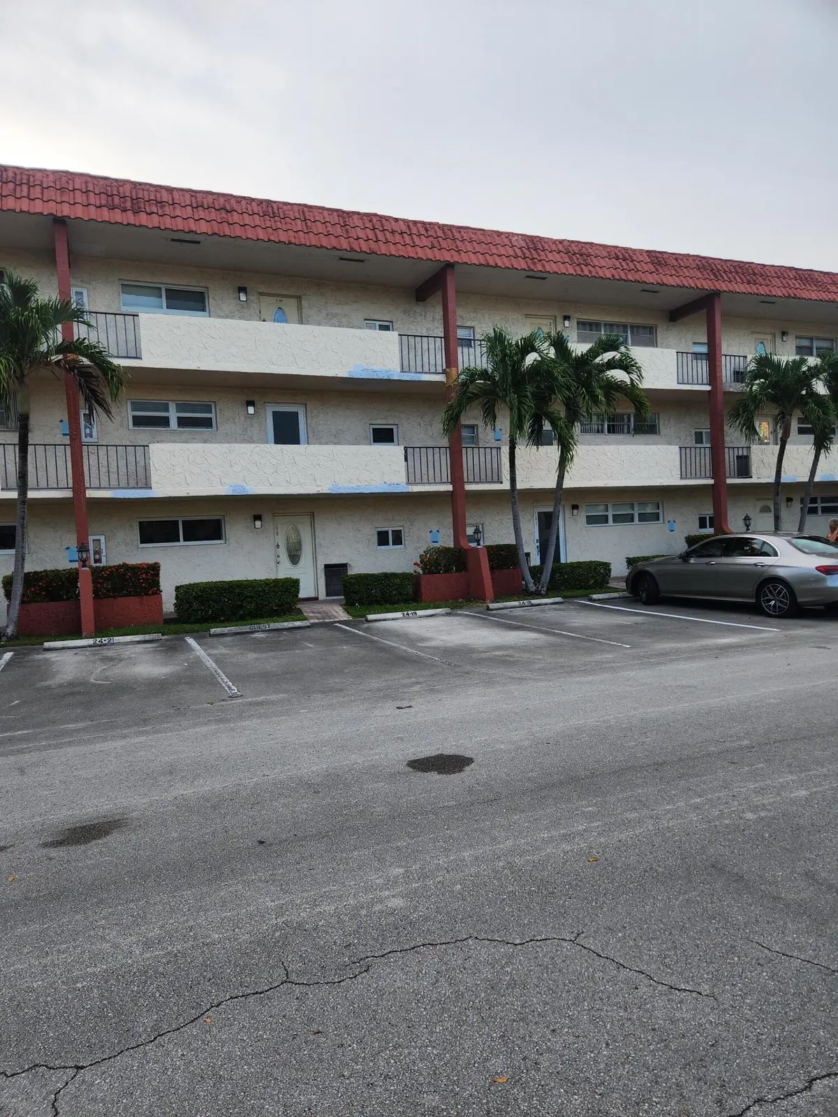 20260719_193329 at 811 S Hollybrook Drive 206, Pembroke Pines