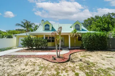 8645 SE Alabama  Place, Hobe Sound – Single Family Residence for sale