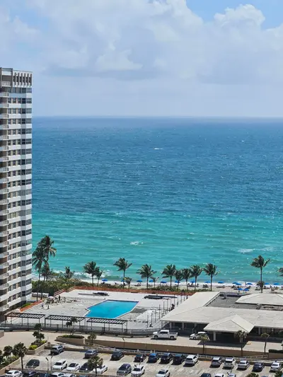 1985 S Ocean Drive 8p, Hallandale Beach – Condominium for sale