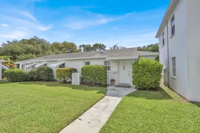10084 Meridian Way 4, Palm Beach Gardens – Condominium for sale