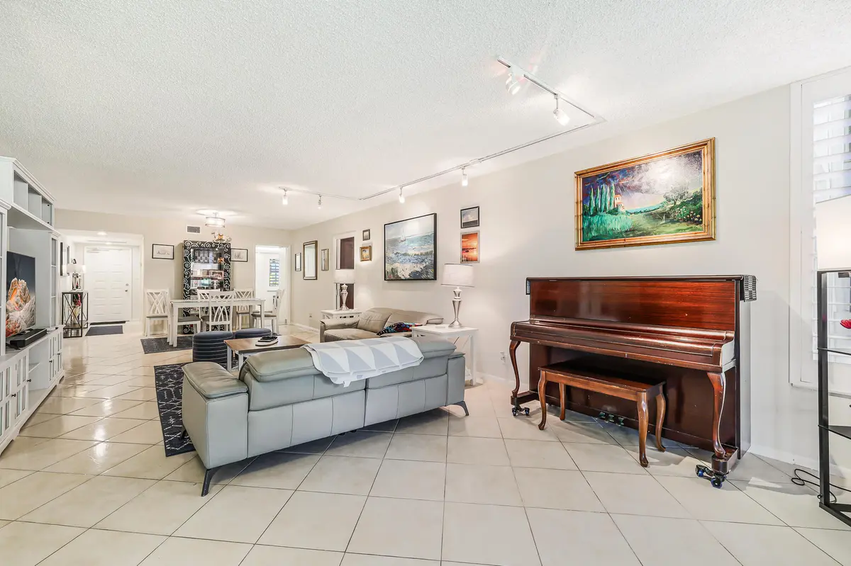 933 Cypress Grove Dr #103-19 at 933 Cypress Grove Drive 103, Pompano Beach
