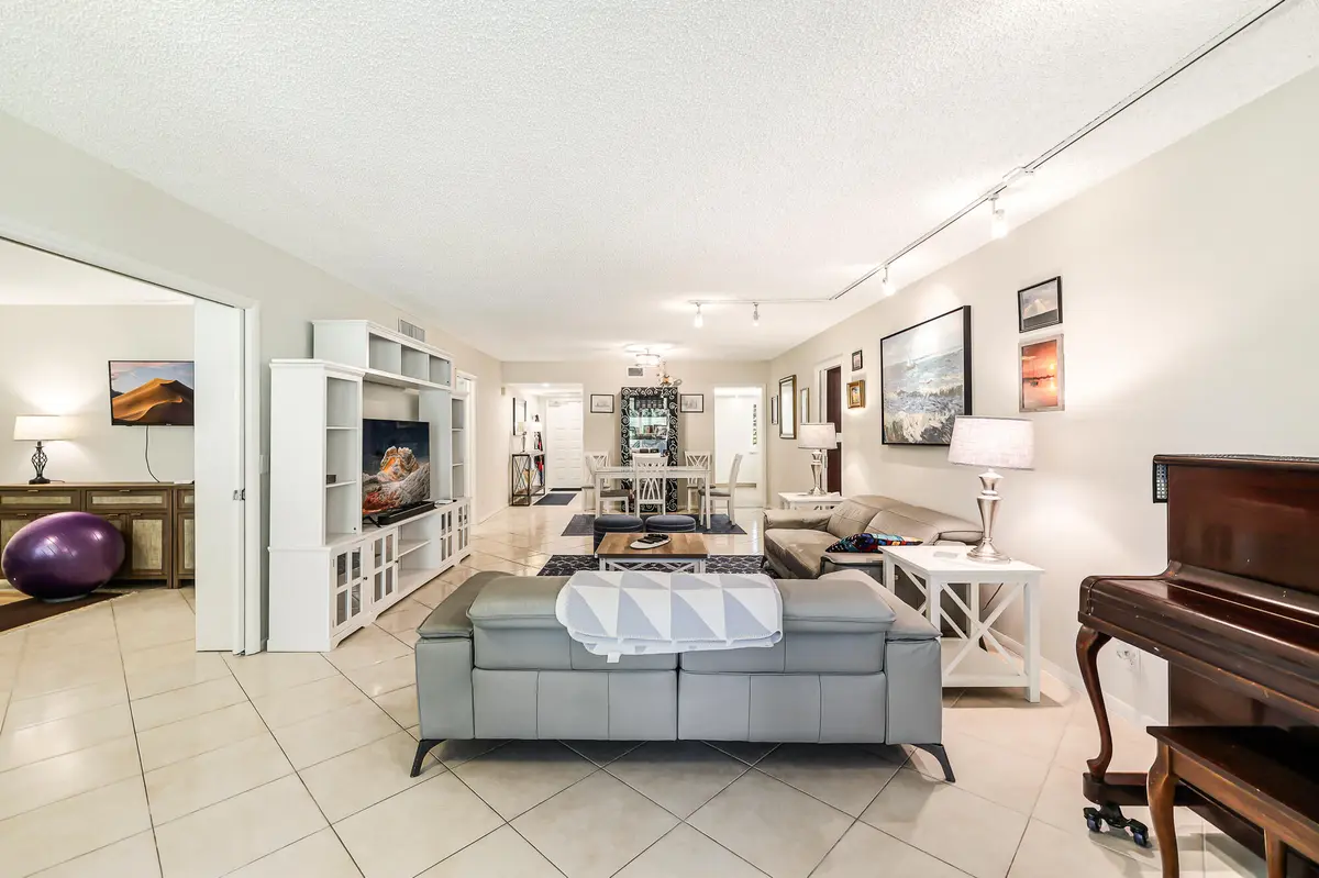 933 Cypress Grove Dr #103-20 at 933 Cypress Grove Drive 103, Pompano Beach